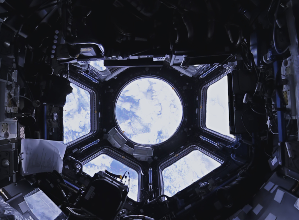 THE INFINITE Houston - An Immersive VR Experience in Space - THE INFINITE Houston - An Immersive VR Experience in Space